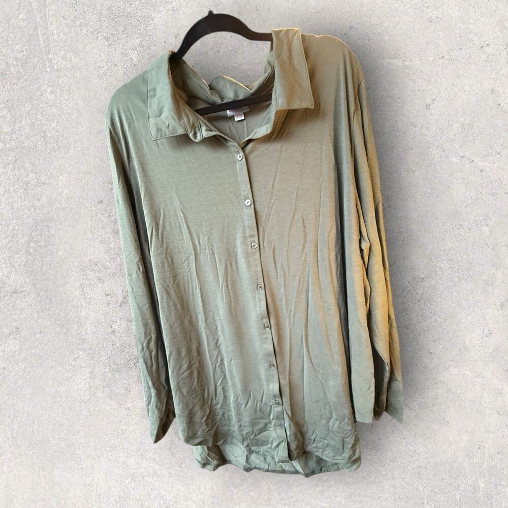 Lularoe Valentina 3XL-Long Sleeve Button Up Shirt Solid Green Print NWT